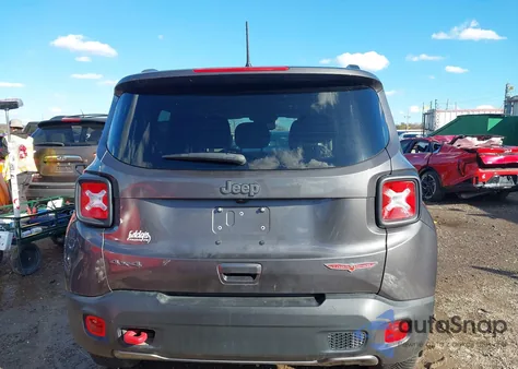 2021 Jeep Renegade Trailhawk 4X4 z USA, uszkodzony, nr VIN ZACNJDC11MPN34569